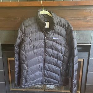 Women’s Patagonia Down Coat- Black, Size Large